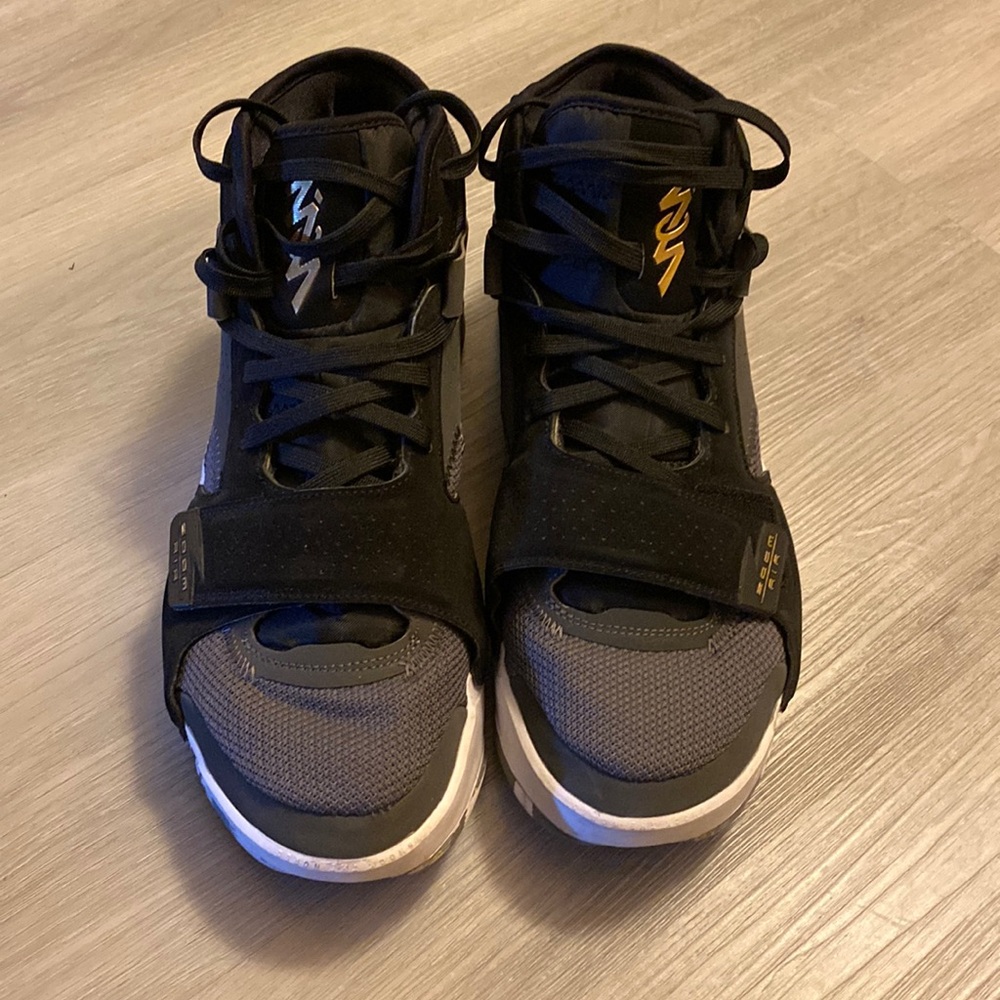 Jordan Zion 2 Black Metallic Gold